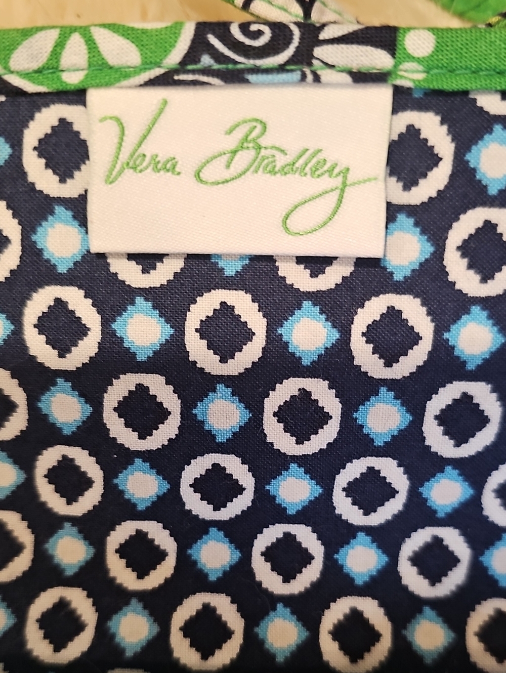 Vera Bradley Sleek Wallet In Cupcake Green EUC - Picture 5 of 11